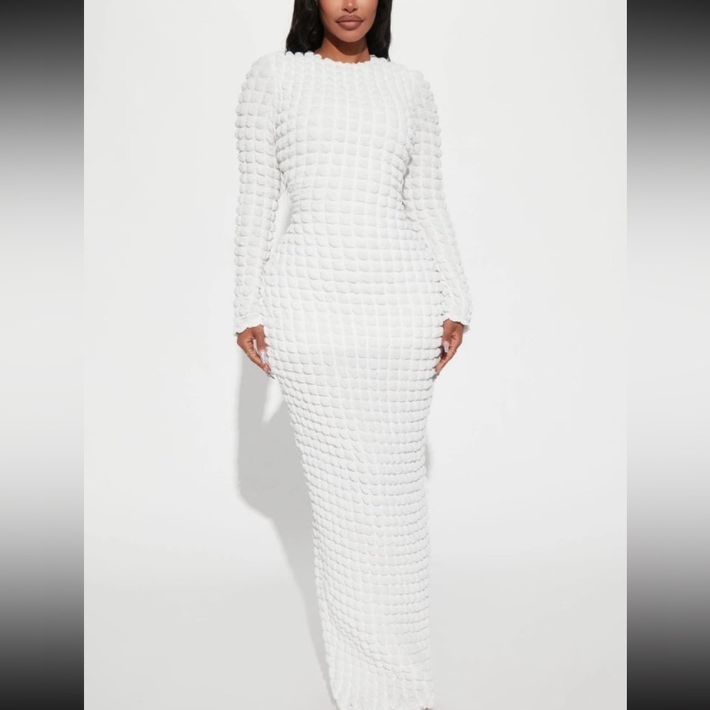 Elegant White Textured Long Sleeve Dress